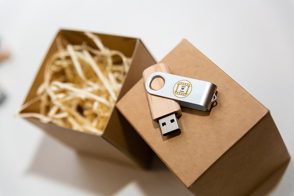 Красивая флешка