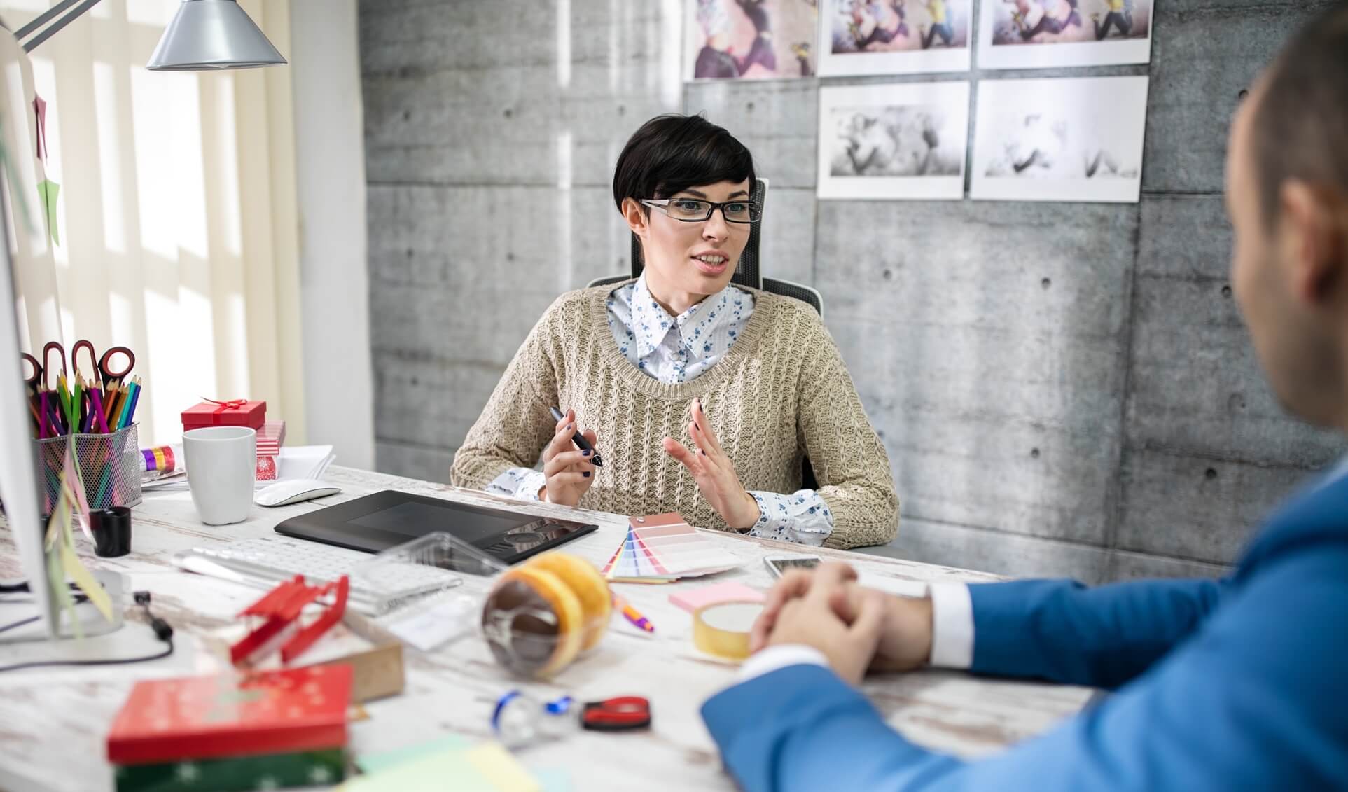 Ассоциированного продюсера нанимают для консультирования генерального продюсера в некоторых этапах производства