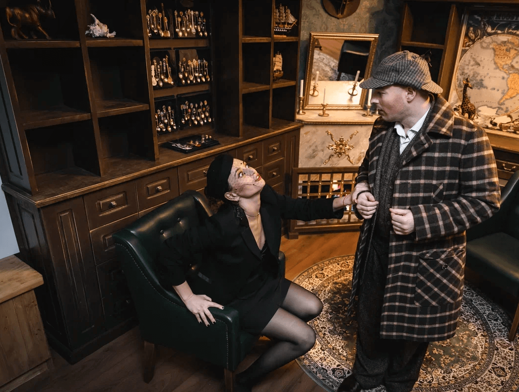 На киностудии есть локация, передающая атмосферу романов Агаты Кристи