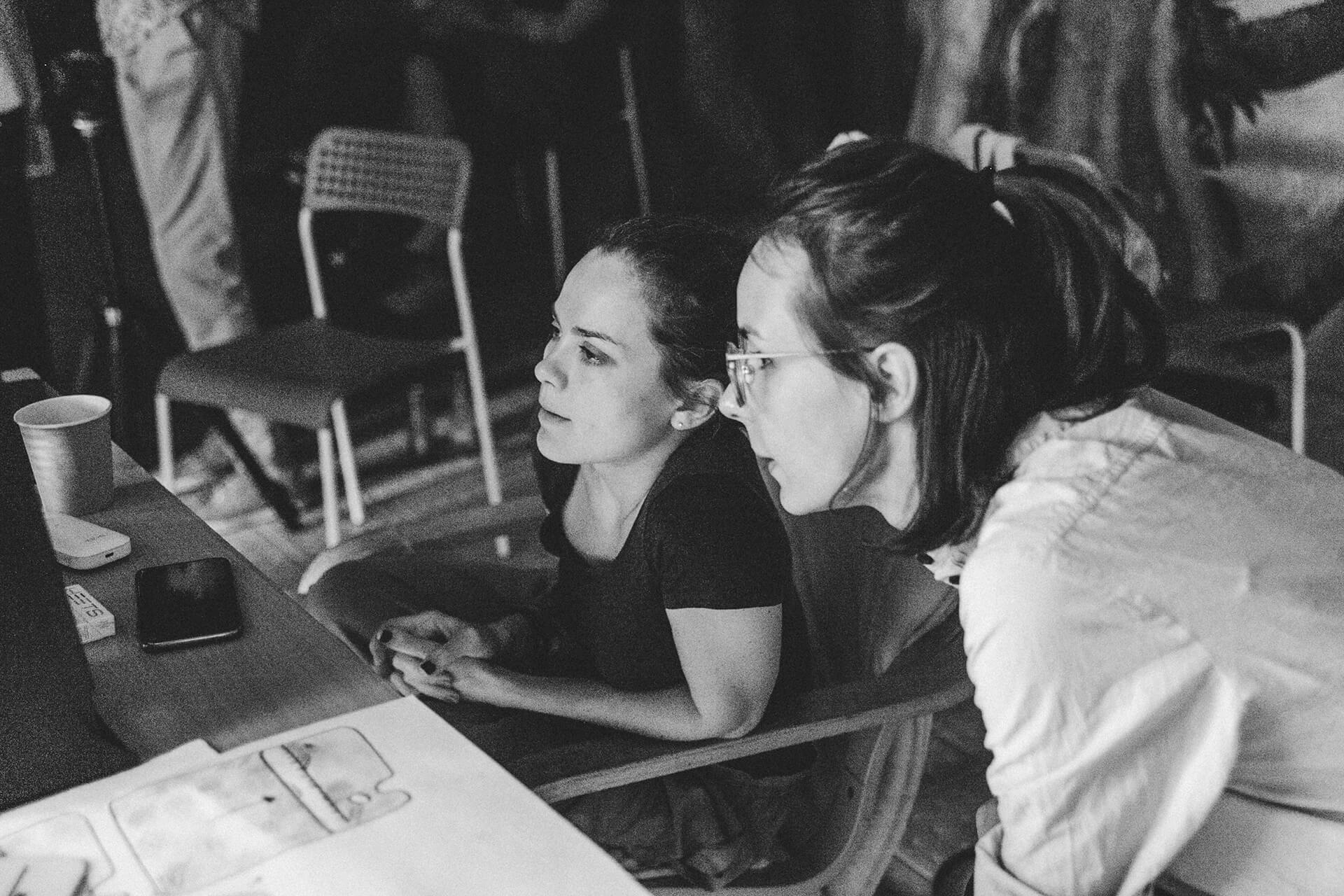 Кто стоит у руля