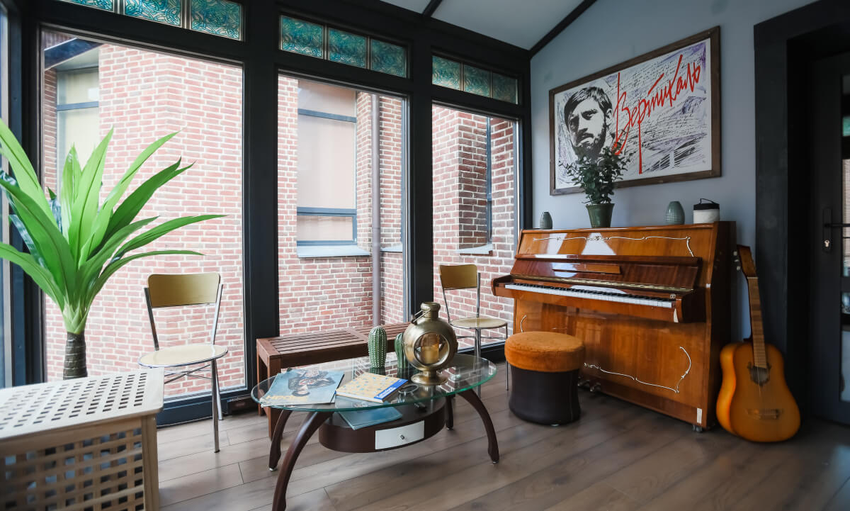 Комната с пианино