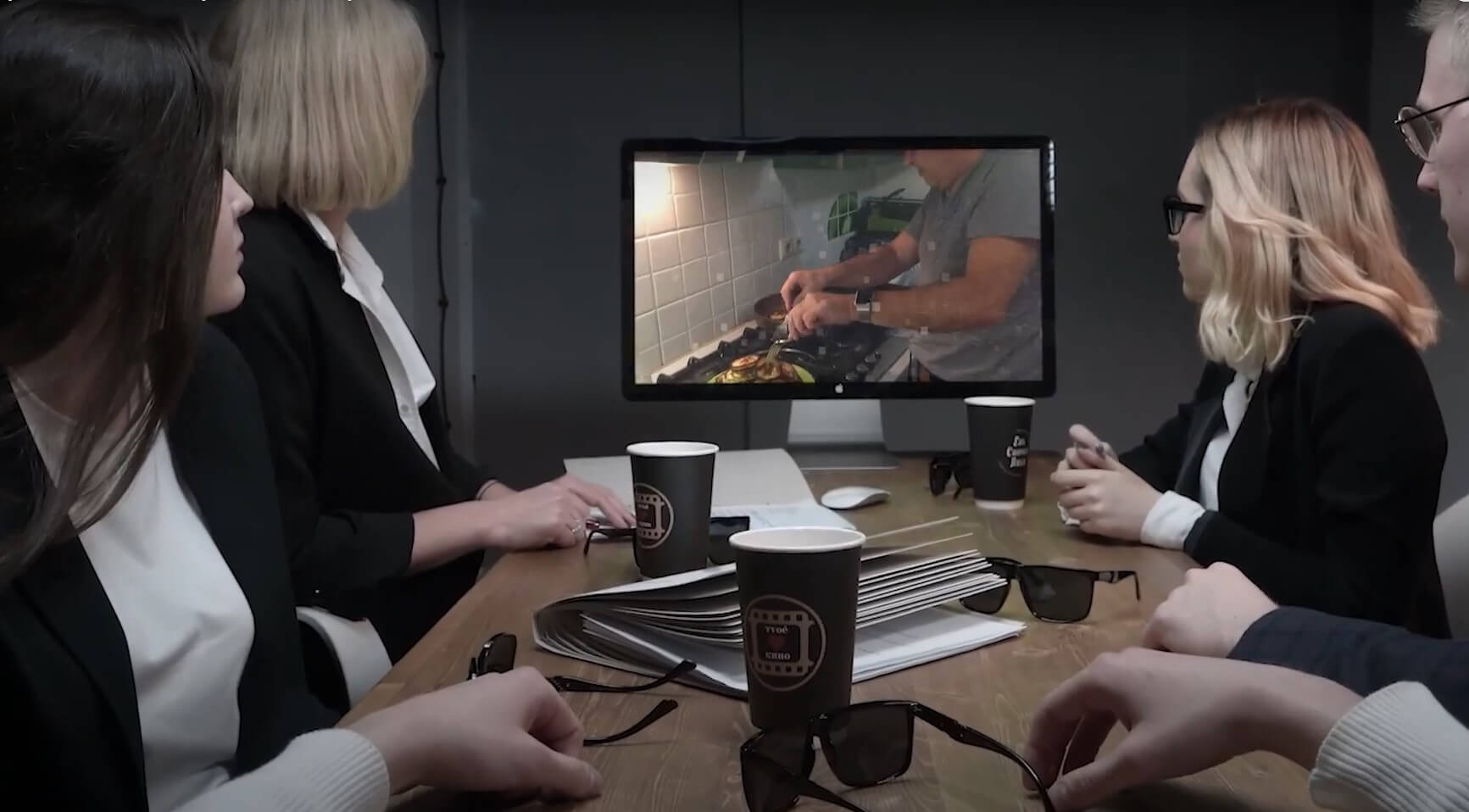 Хотим, чтобы фильм нашему папе был максимально необычным. Что предложите?